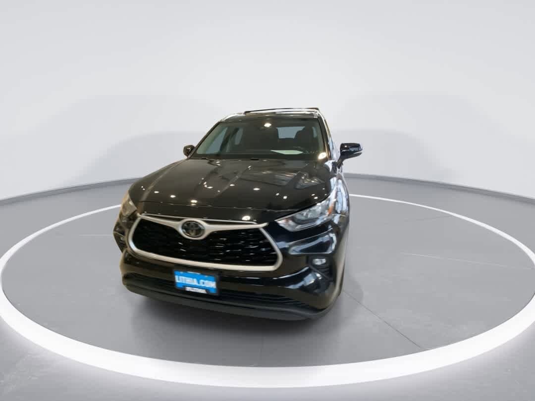 2020 Toyota Highlander XLE photo 3