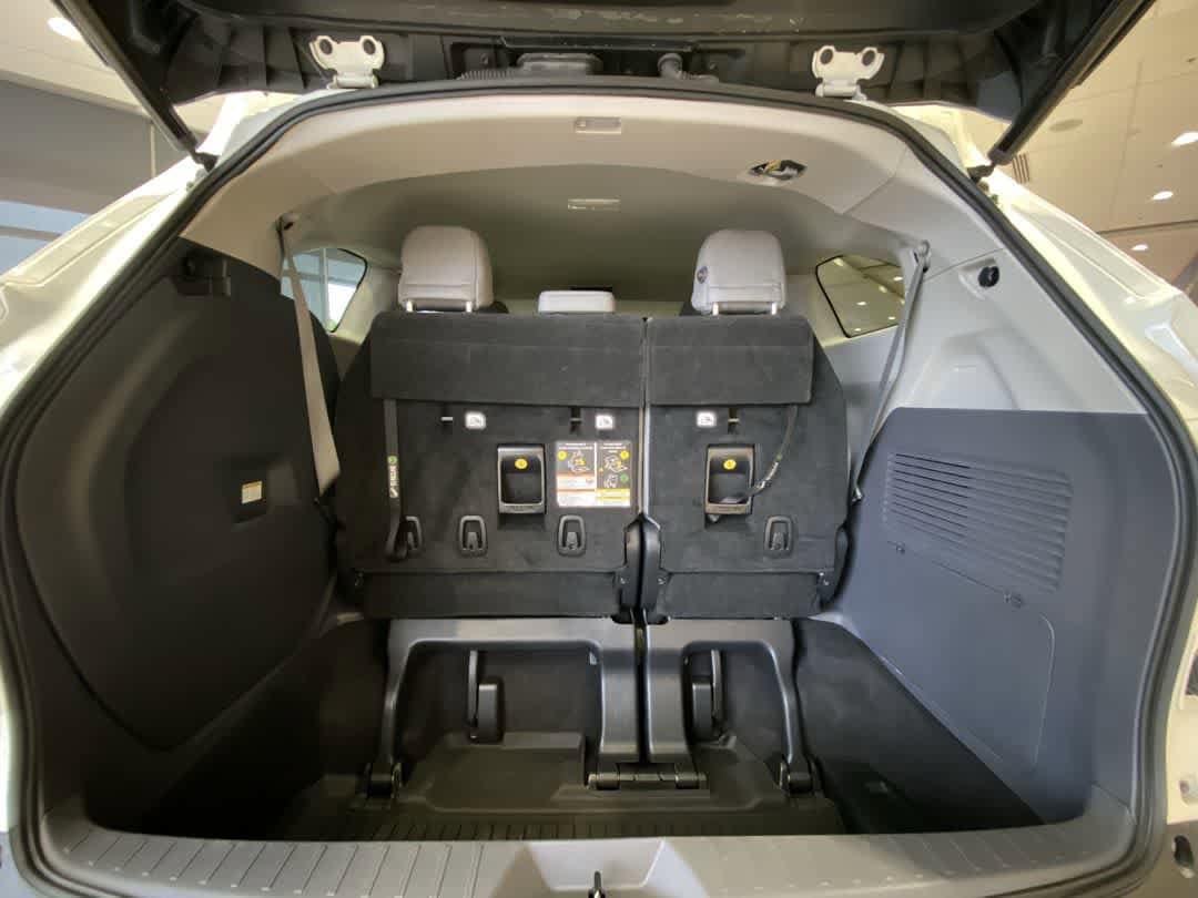 Thumbnail: 2021 Toyota Sienna - 27