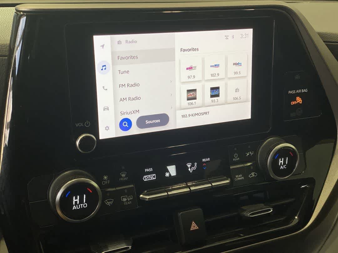 Thumbnail: 2023 Toyota Highlander - 18