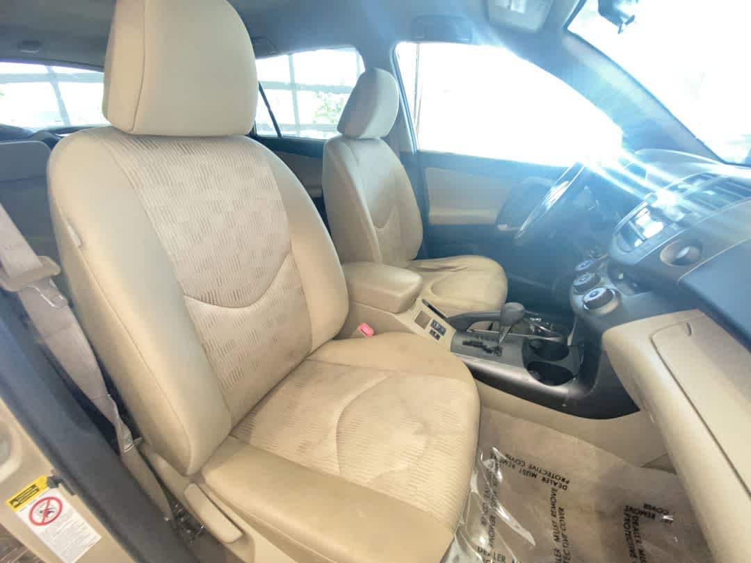 2009 Toyota RAV4 Base 24