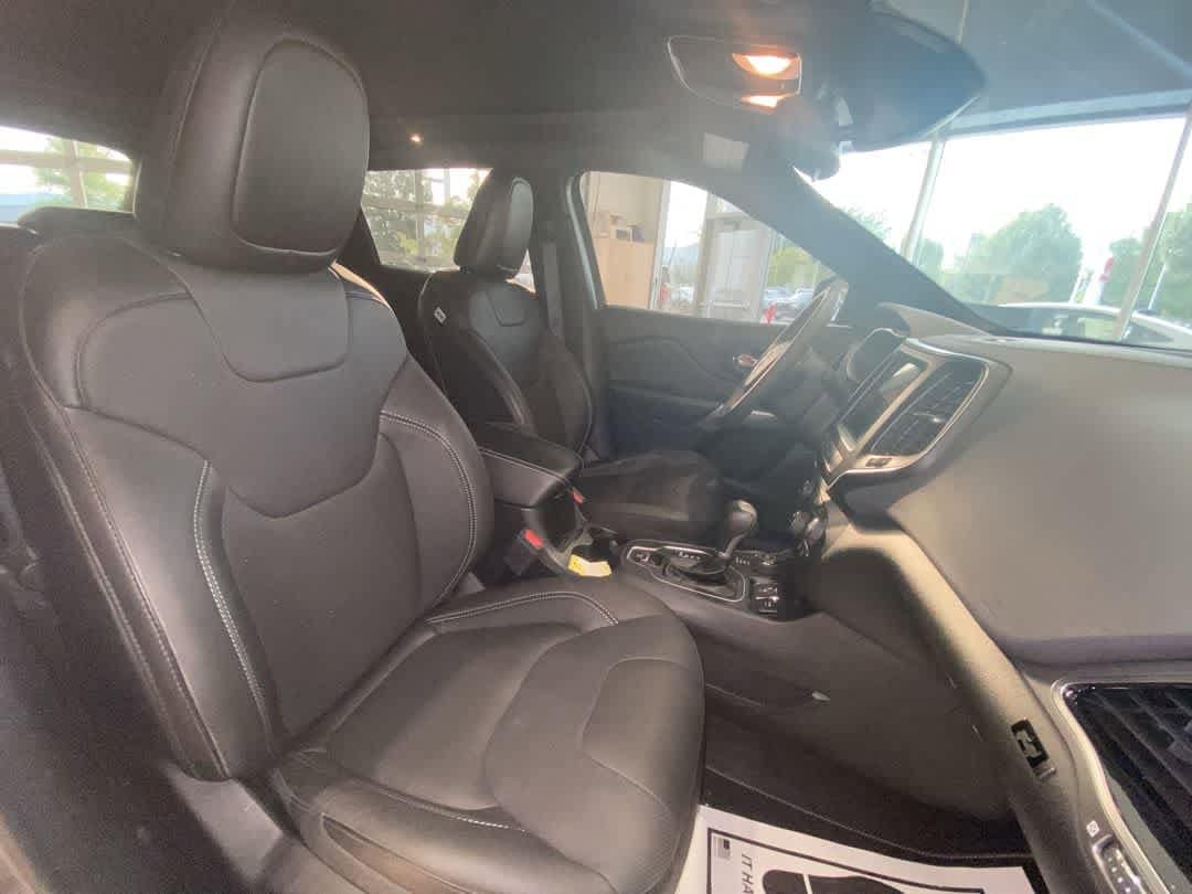 Thumbnail: 2021 Jeep Cherokee - 27