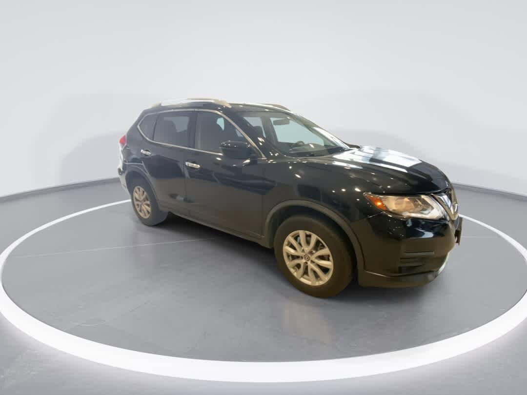2018 Nissan Rogue SV photo 2