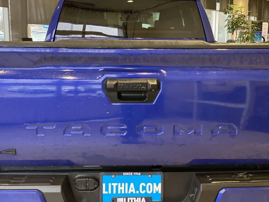 Thumbnail: 2025 Toyota Tacoma - 11