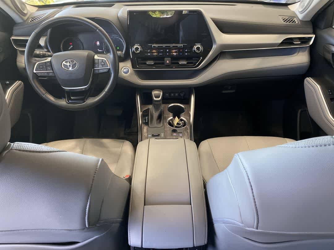Thumbnail: 2021 Toyota Highlander - 24