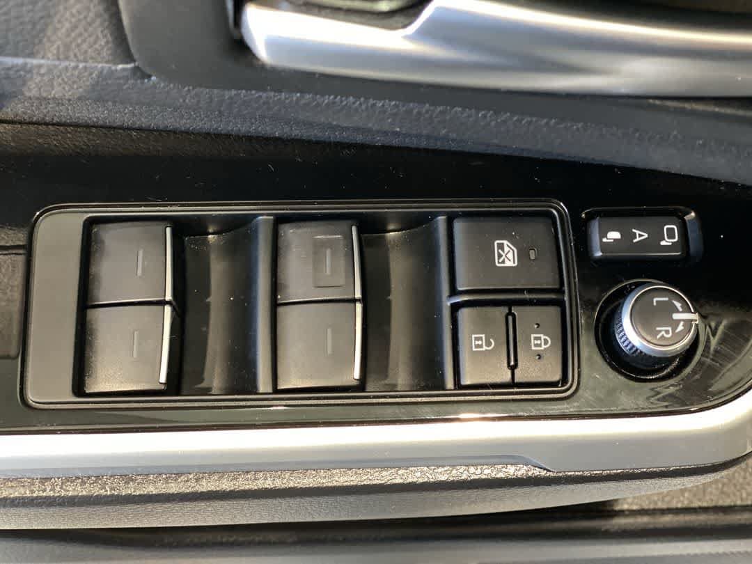 Thumbnail: 2025 Toyota Sienna - 16