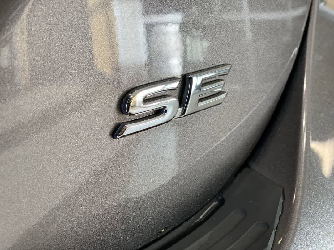 Thumbnail: 2022 Toyota Camry - 11