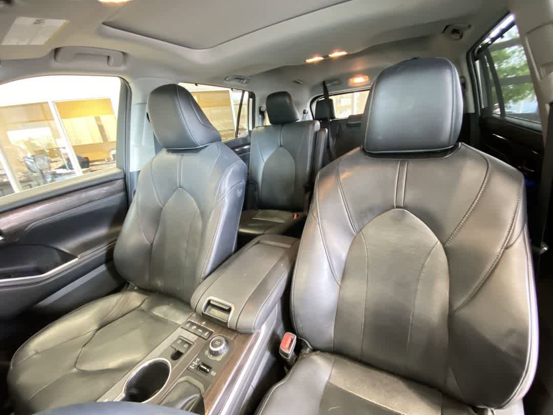 Thumbnail: 2021 Toyota Highlander - 14