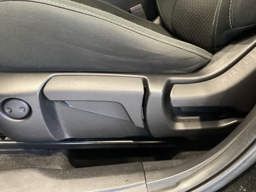 Thumbnail: 2022 Mitsubishi Outlander - 12