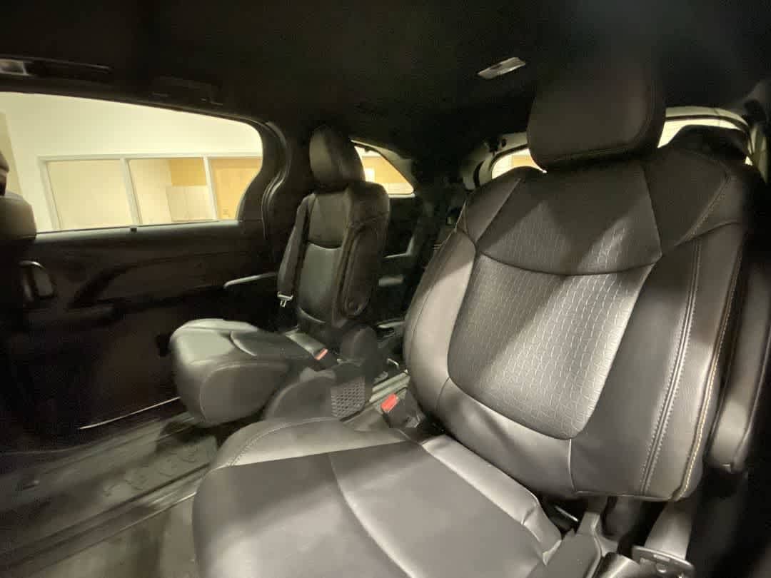 Thumbnail: 2026 Toyota Sienna - 25