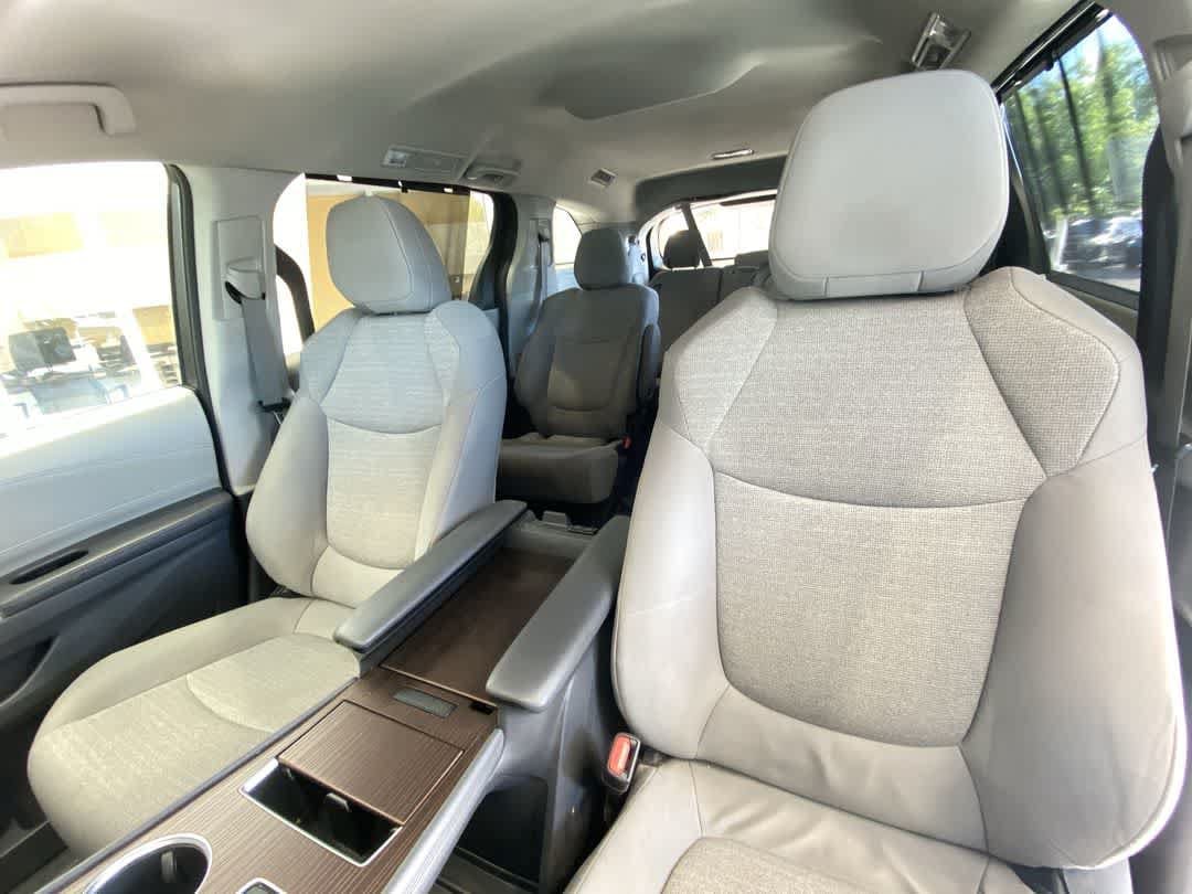 Thumbnail: 2024 Toyota Sienna - 13
