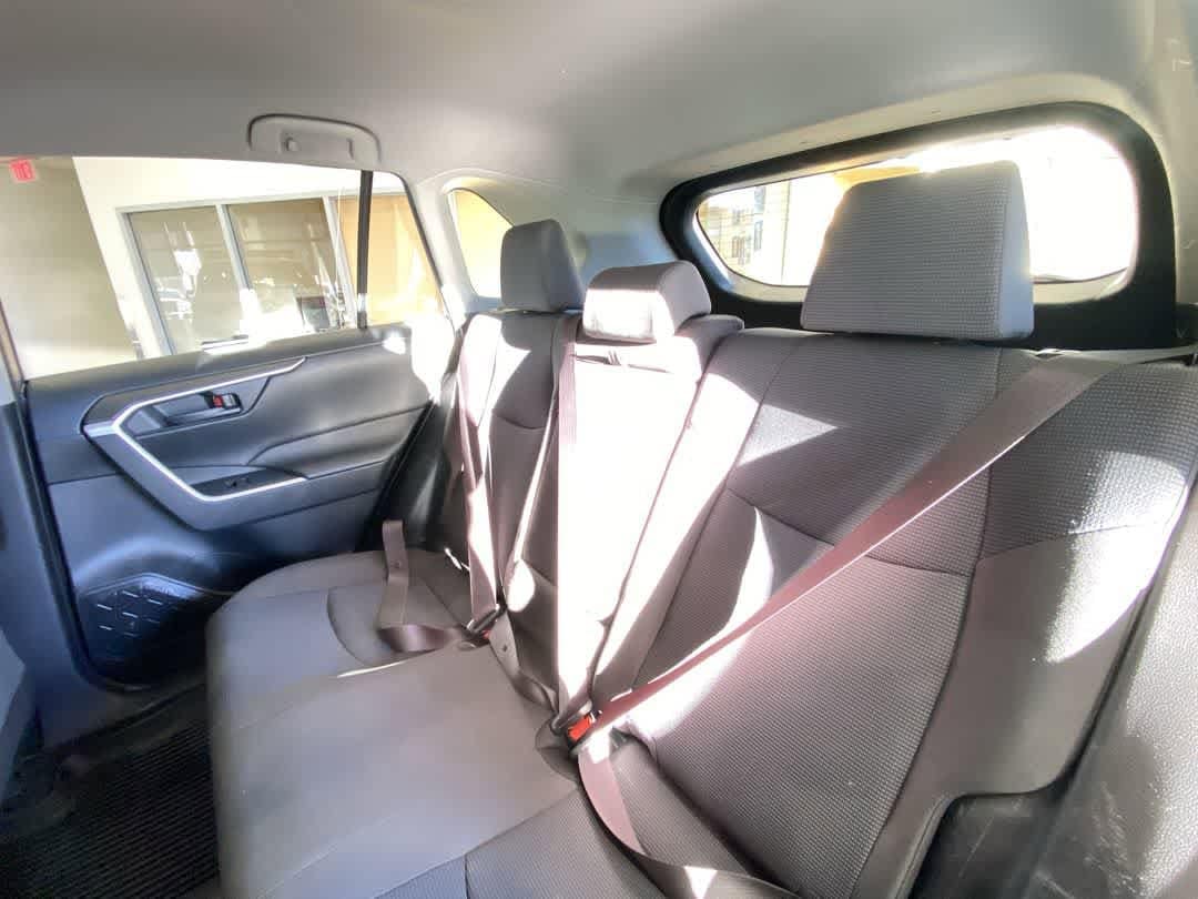 Thumbnail: 2019 Toyota RAV4 - 24