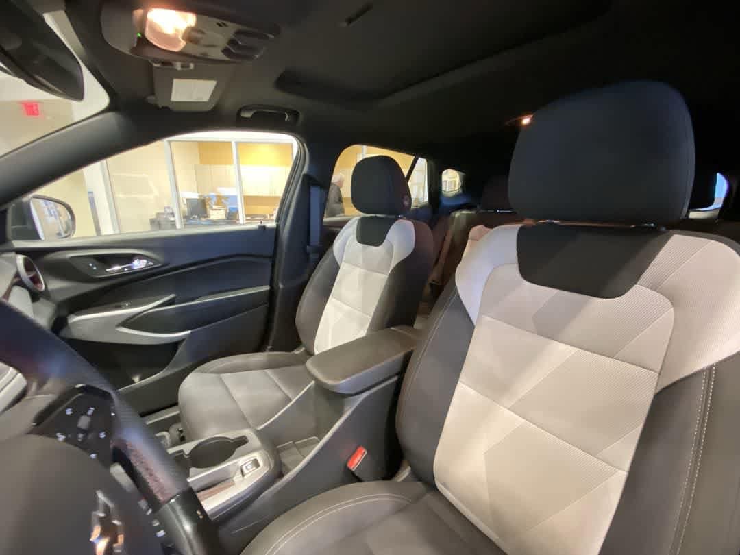 Thumbnail: 2025 Chevrolet Trax - 14