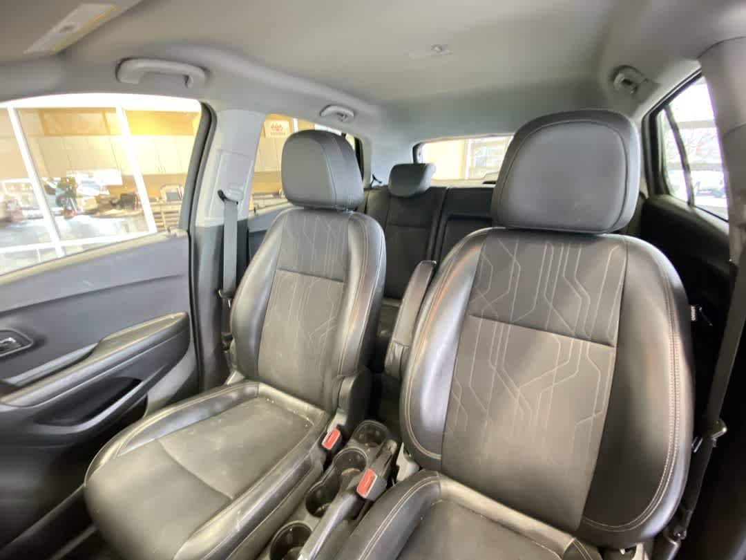 Thumbnail: 2021 Chevrolet Trax - 14