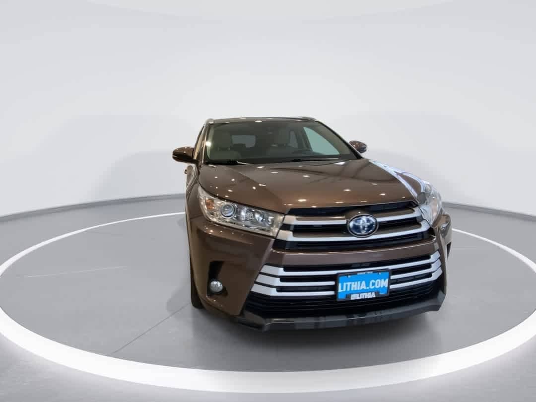 Thumbnail: 2019 Toyota Highlander - 3
