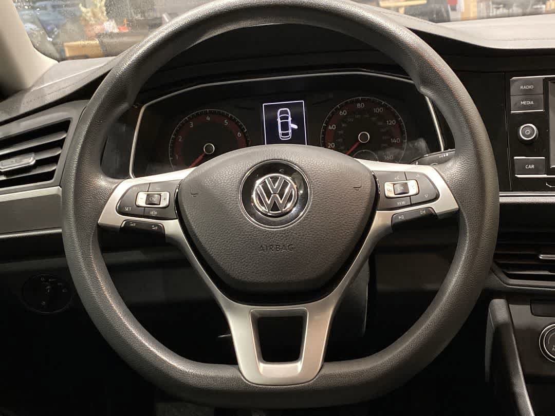 Thumbnail: 2019 Volkswagen Jetta - 16