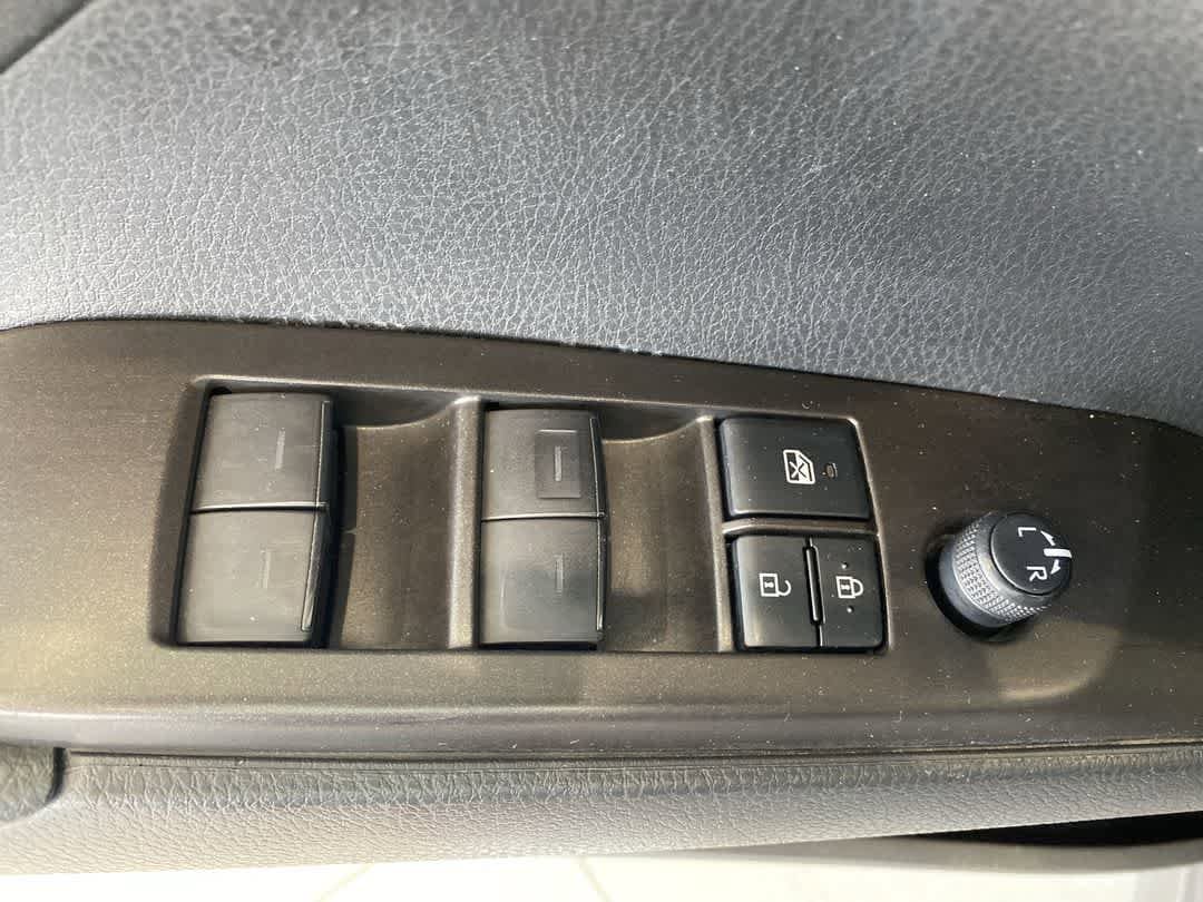 Thumbnail: 2021 Toyota Camry - 15