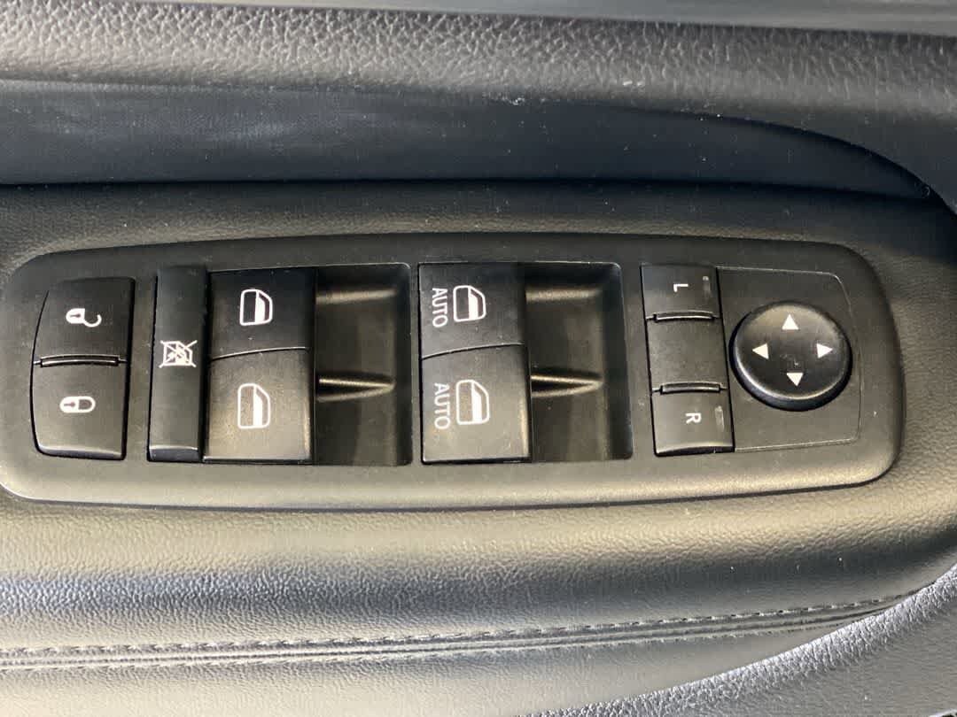 Thumbnail: 2020 Jeep Grand Cherokee - 16