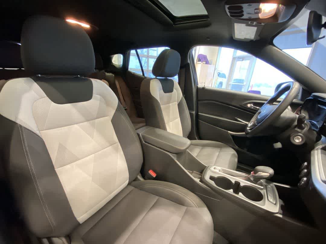 Thumbnail: 2025 Chevrolet Trax - 27