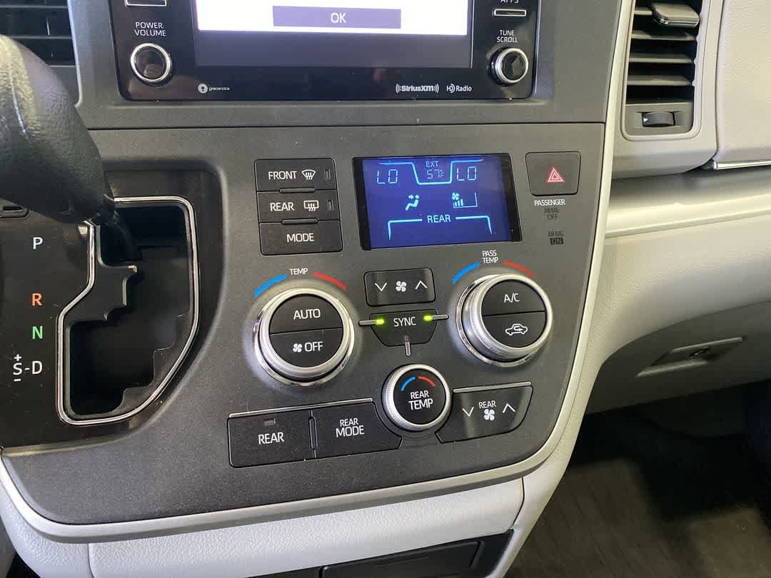Thumbnail: 2020 Toyota Sienna - 20