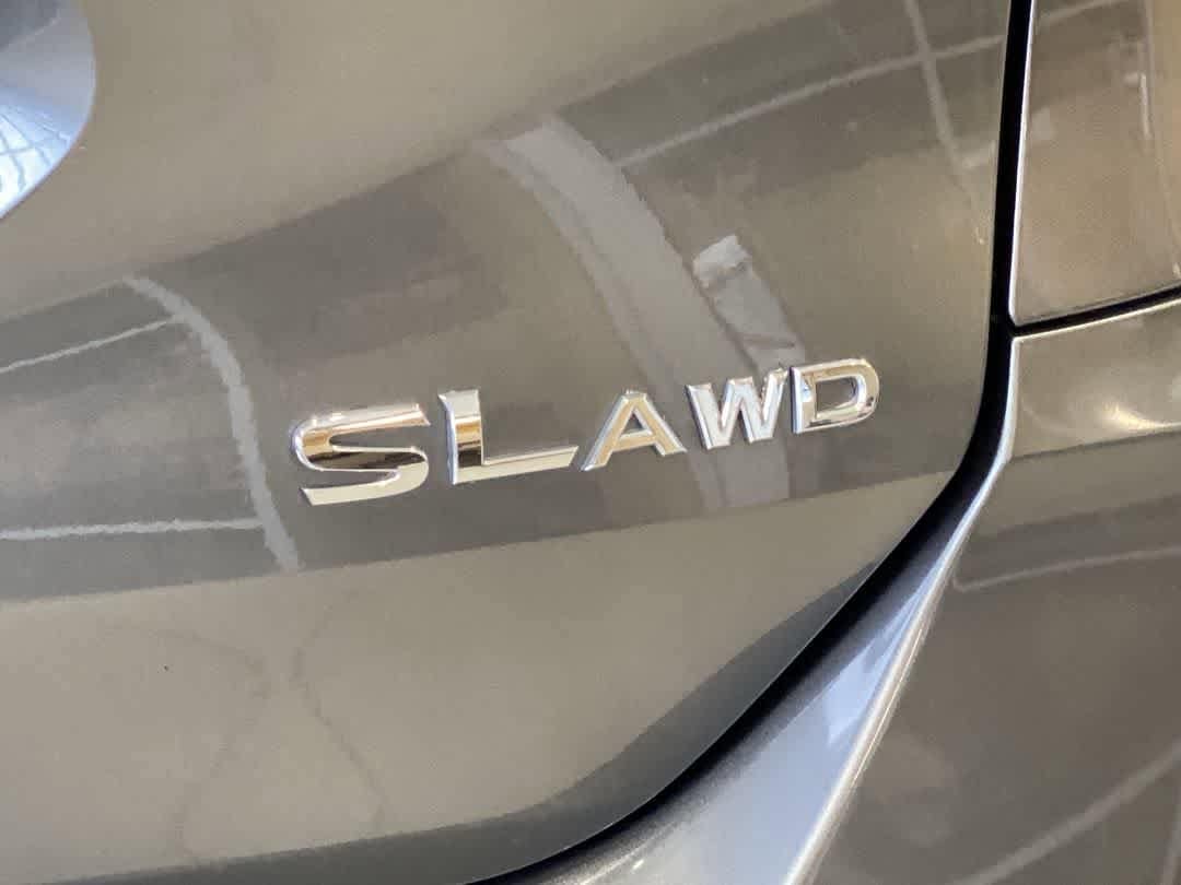 Thumbnail: 2017 Nissan Rogue - 12