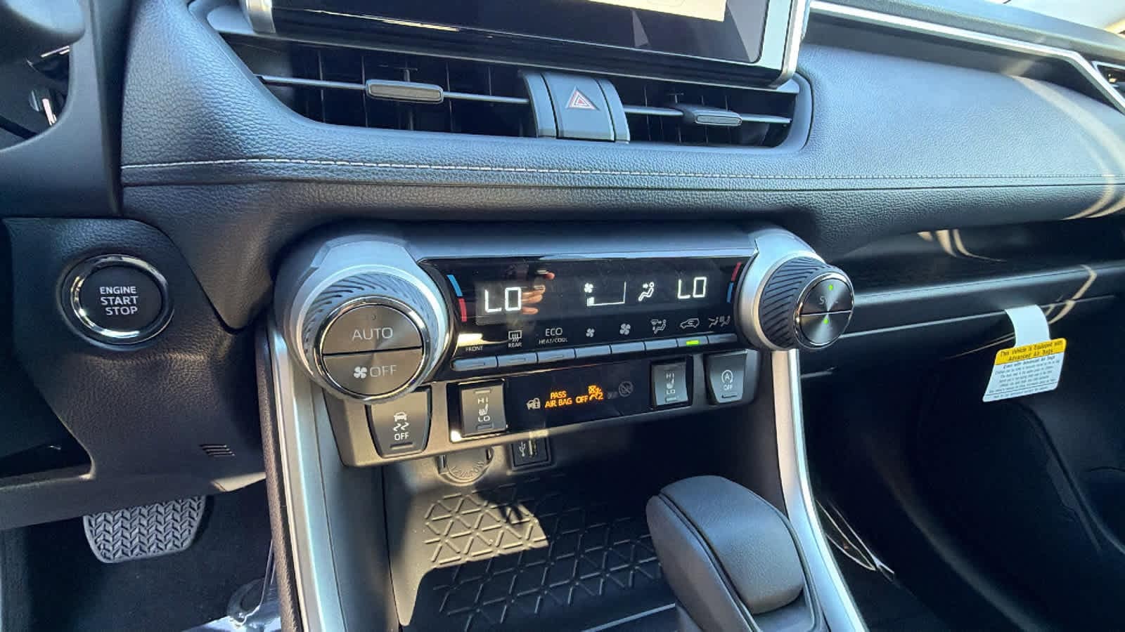 Thumbnail: 2025 Toyota RAV4 - 14