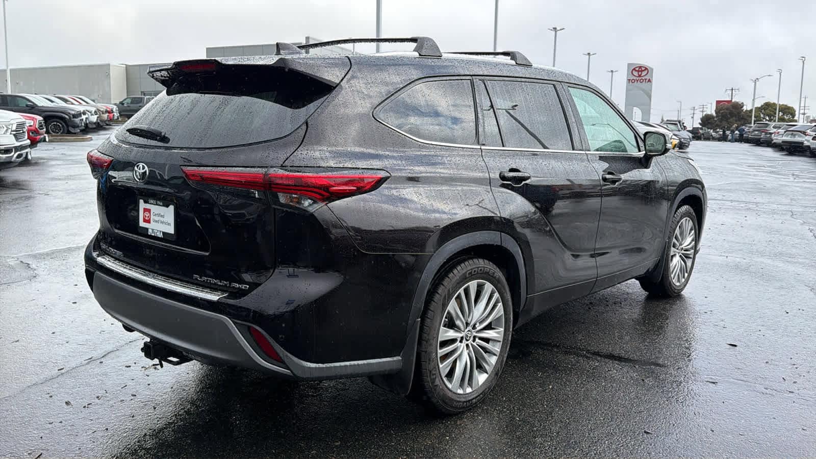 Thumbnail: 2022 Toyota Highlander - 5