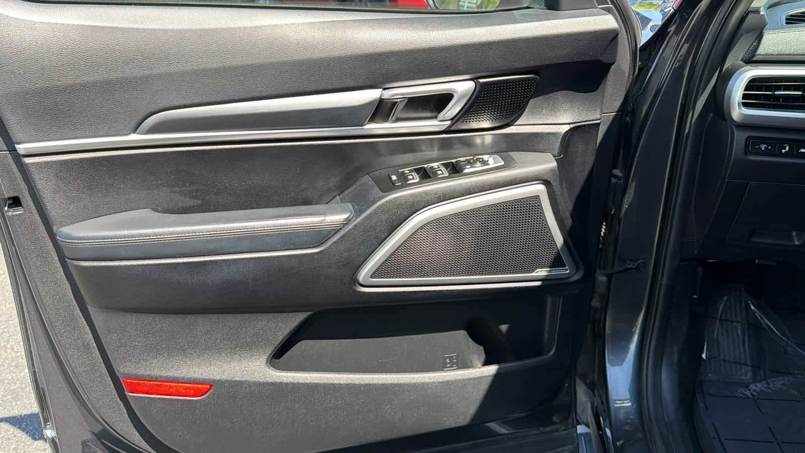 Thumbnail: 2020 Kia Telluride - 23