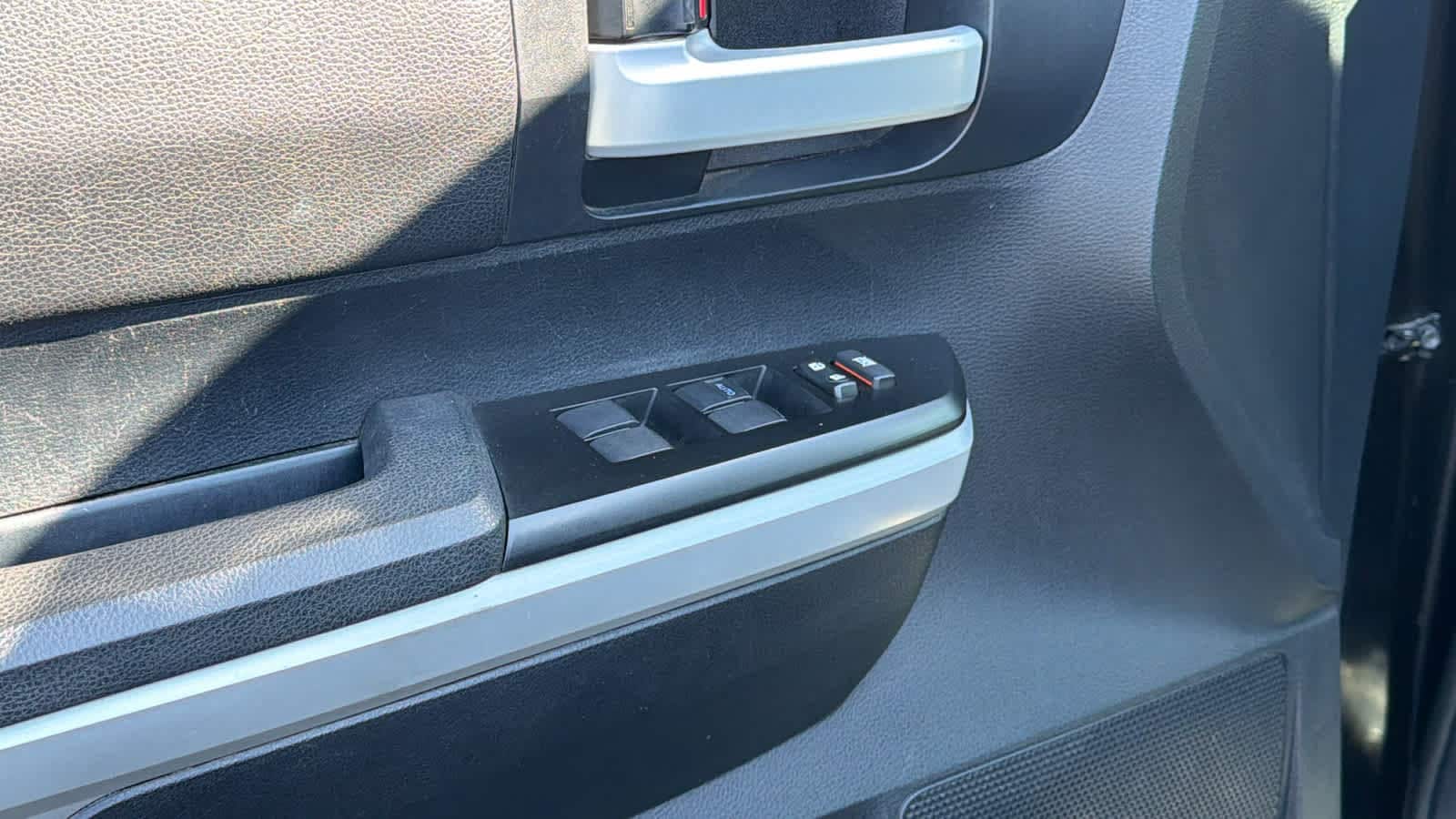 2018 Toyota Tundra SR5 - Photo 22