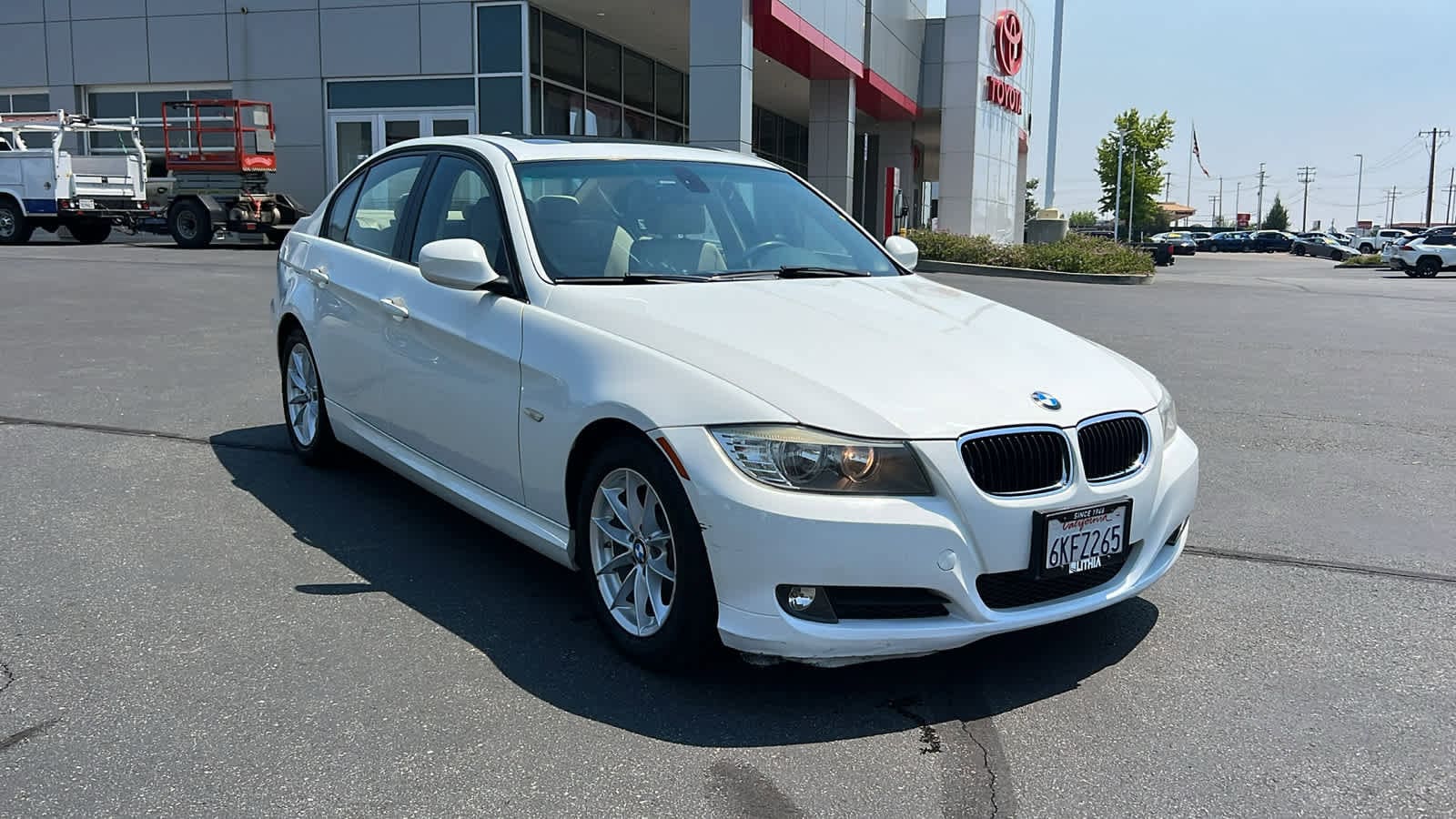Thumbnail: 2010 BMW 3 Series - 3