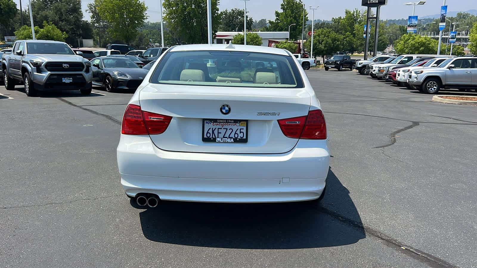 Thumbnail: 2010 BMW 3 Series - 6