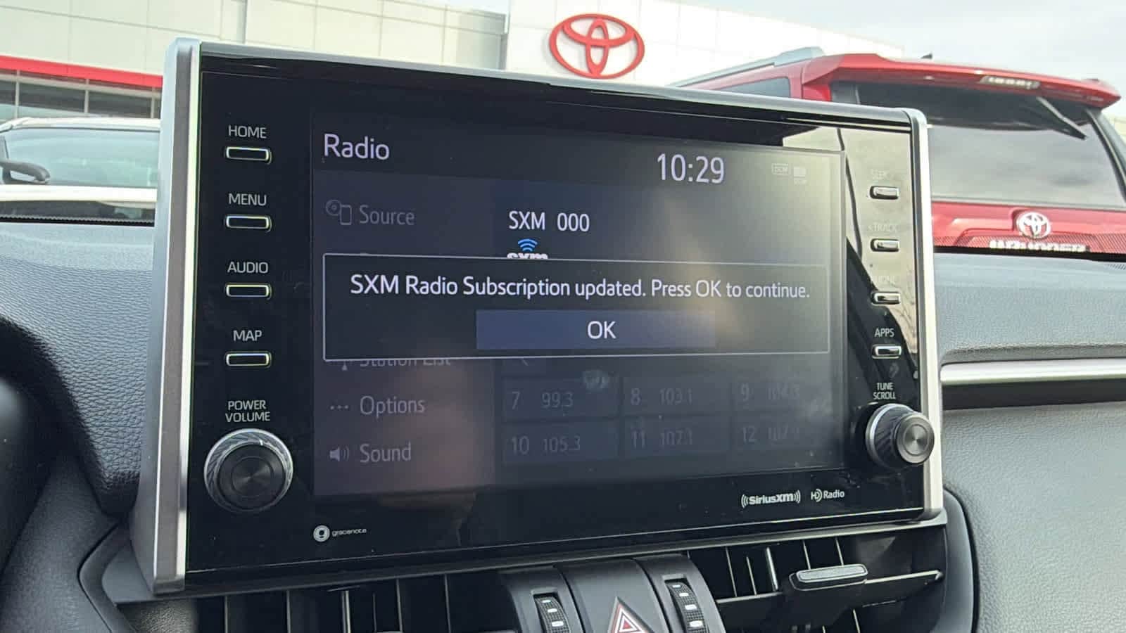 Thumbnail: 2022 Toyota RAV4 - 15