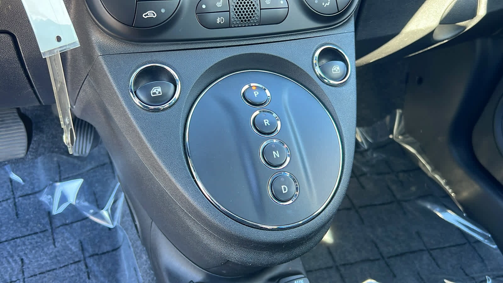 2019 Fiat 500e  17