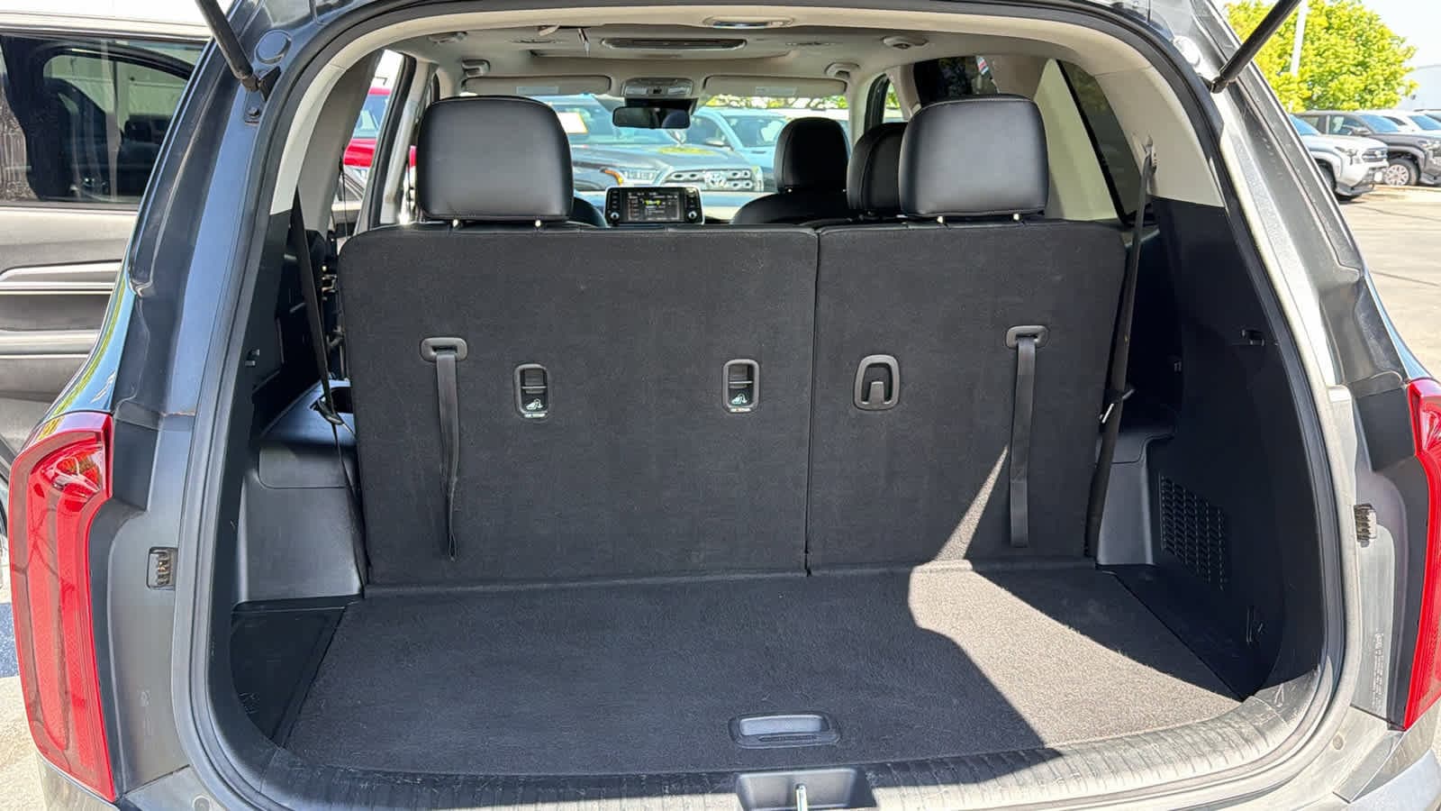 Thumbnail: 2020 Kia Telluride - 27