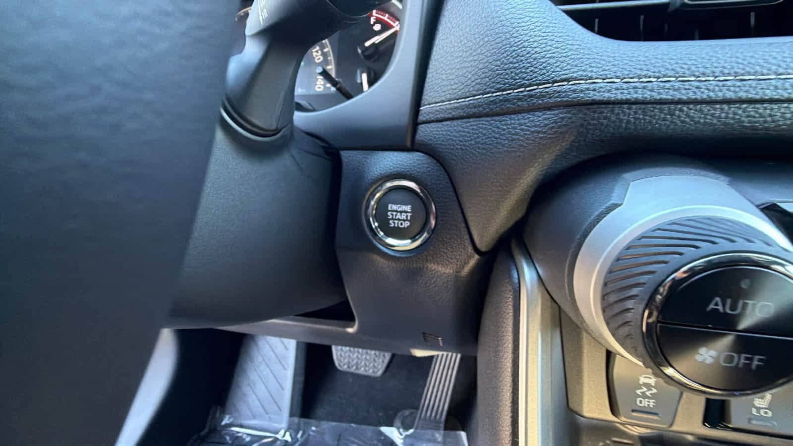 Thumbnail: 2025 Toyota RAV4 - 17