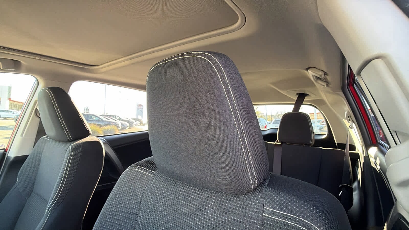 Thumbnail: 2017 Toyota RAV4 - 11