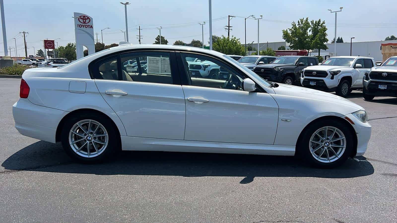 Thumbnail: 2010 BMW 3 Series - 4