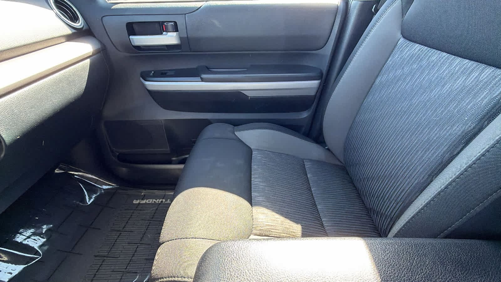 2018 Toyota Tundra SR5 - Photo 12