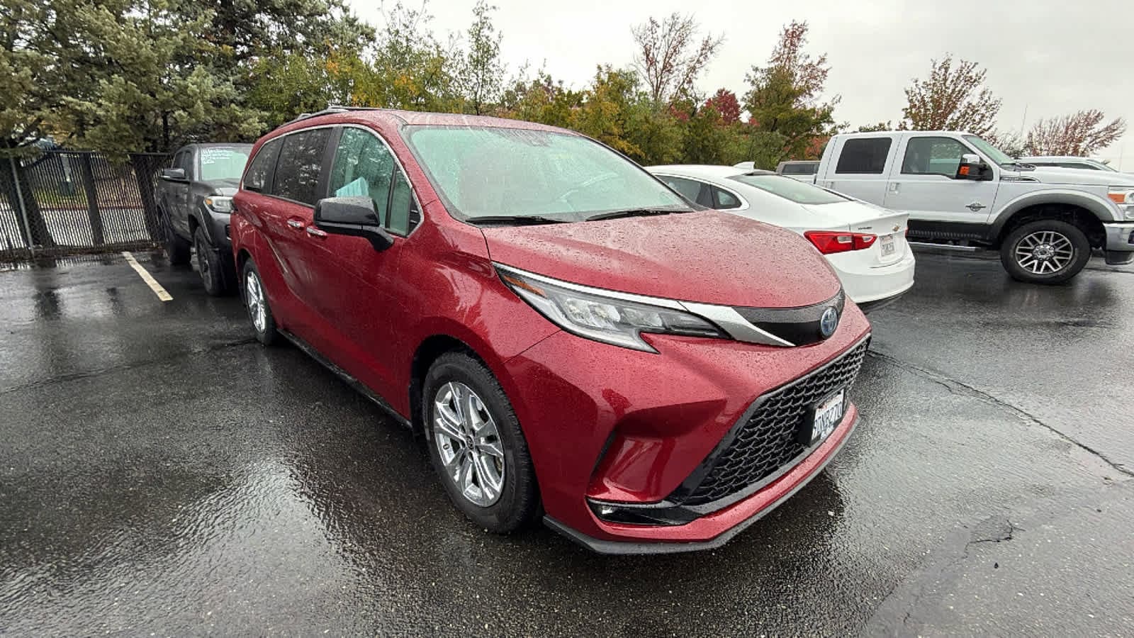 Thumbnail: 2023 Toyota Sienna - 2