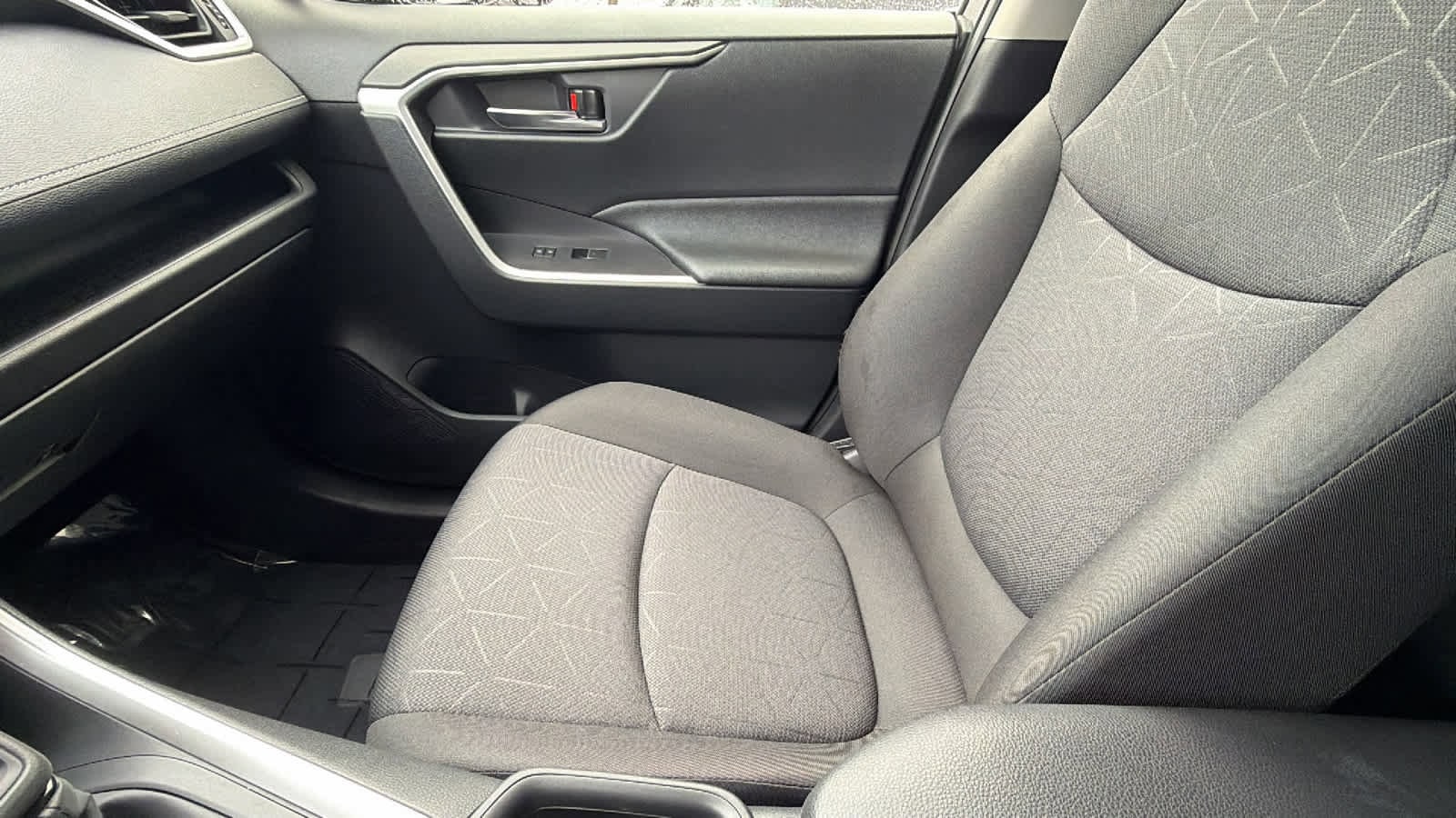 Thumbnail: 2025 Toyota RAV4 - 12