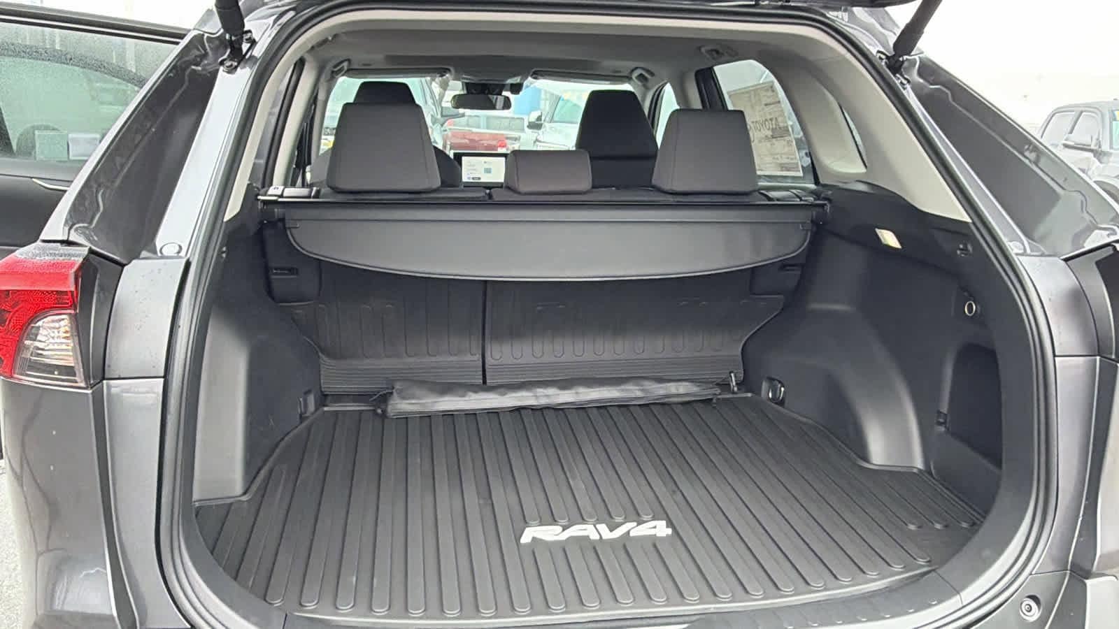 Thumbnail: 2025 Toyota RAV4 - 27