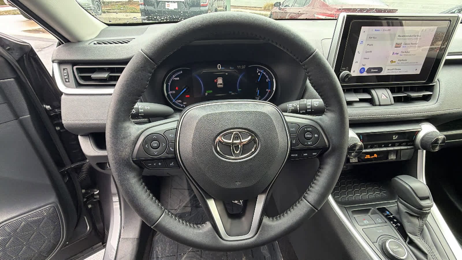 Thumbnail: 2025 Toyota RAV4 - 18