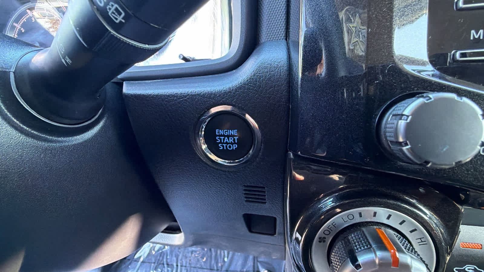 Thumbnail: 2022 Toyota 4Runner - 17