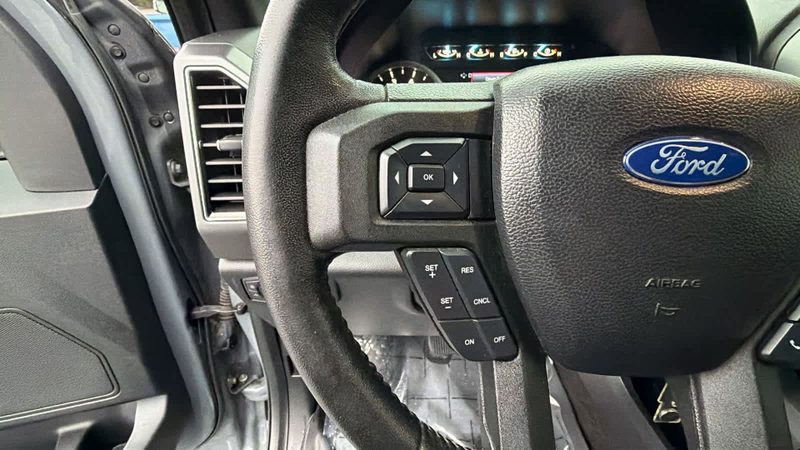 Thumbnail: 2019 Ford F-150 - 19