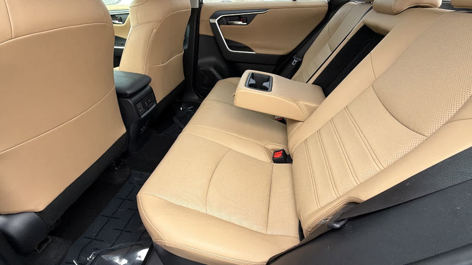 Thumbnail: 2022 Toyota RAV4 - 24