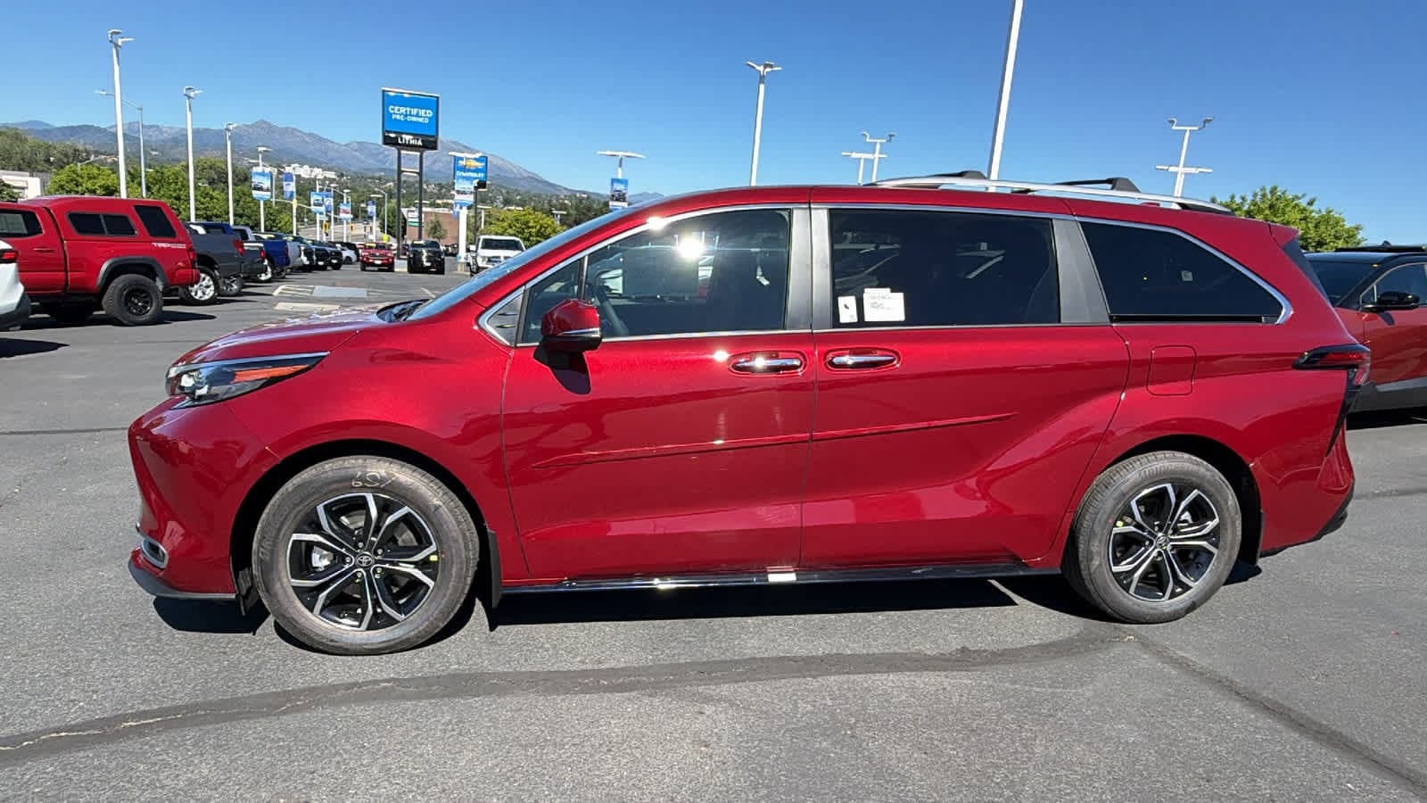 Thumbnail: 2026 Toyota Sienna - 8