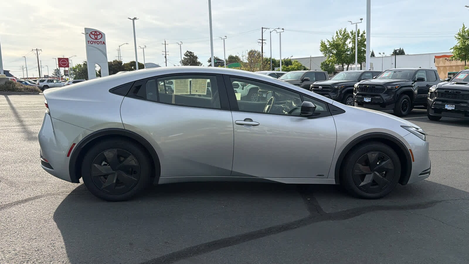 Thumbnail: 2024 Toyota Prius - 4