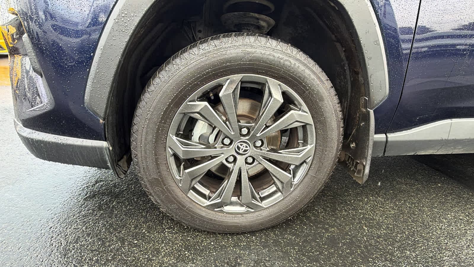 Thumbnail: 2022 Toyota RAV4 - 9