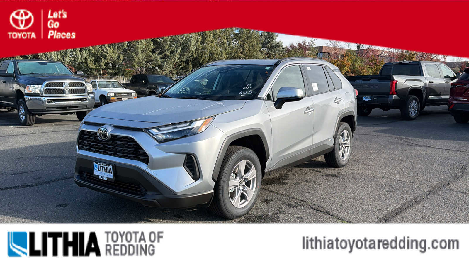 2025 Toyota RAV4 XLE's photo