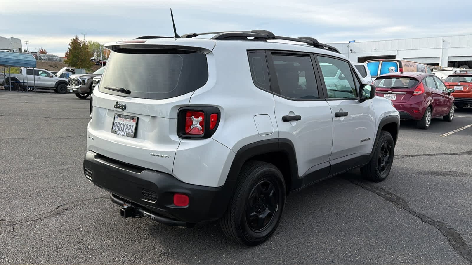 Thumbnail: 2017 Jeep Renegade - 5