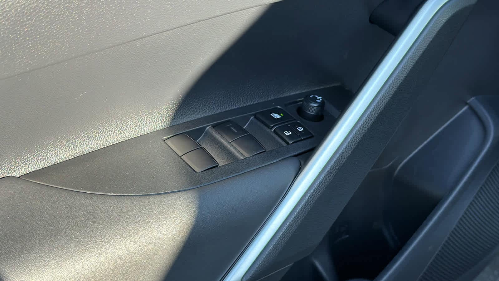 Thumbnail: 2026 Toyota Corolla Cross - 22